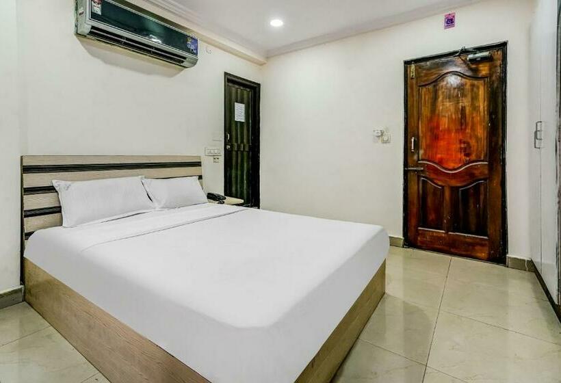 בית מלון כפרי Oyo 82214 Gayatri Guest House