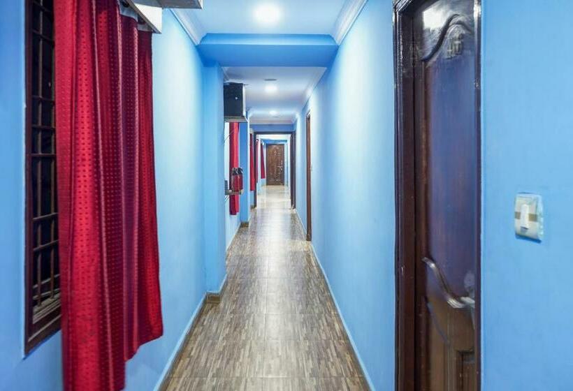 בית מלון כפרי Oyo 82214 Gayatri Guest House