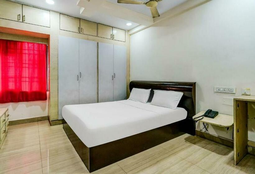 בית מלון כפרי Oyo 82214 Gayatri Guest House