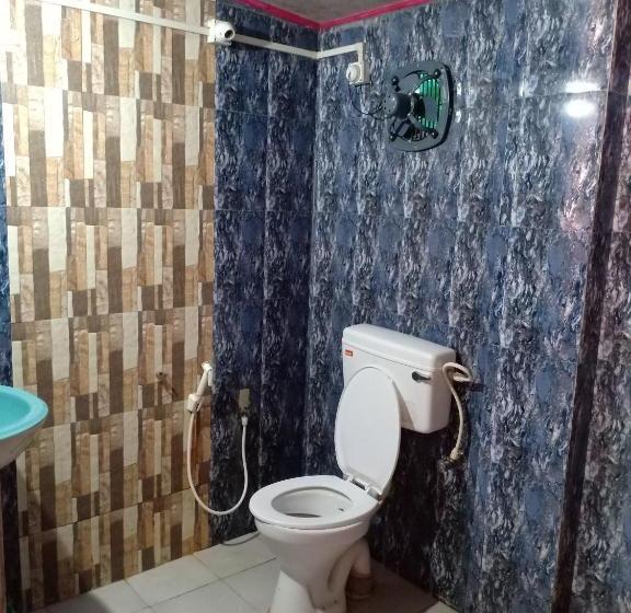 בית מלון כפרי Oyo 82239 Gorumara Manna Resort