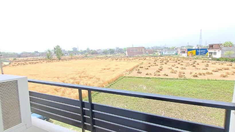 Отель O Nova Resorts & Luxury Farm