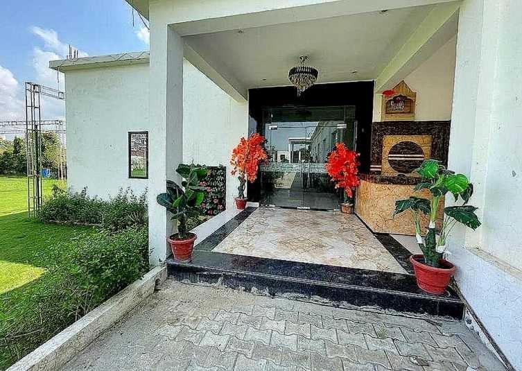 ホテル O Vaikunth Radhika Farm