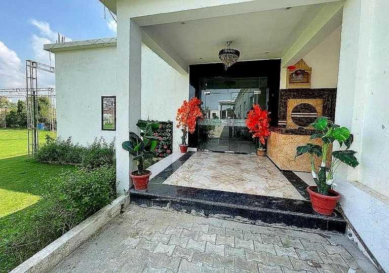 ホテル O Vaikunth Radhika Farm