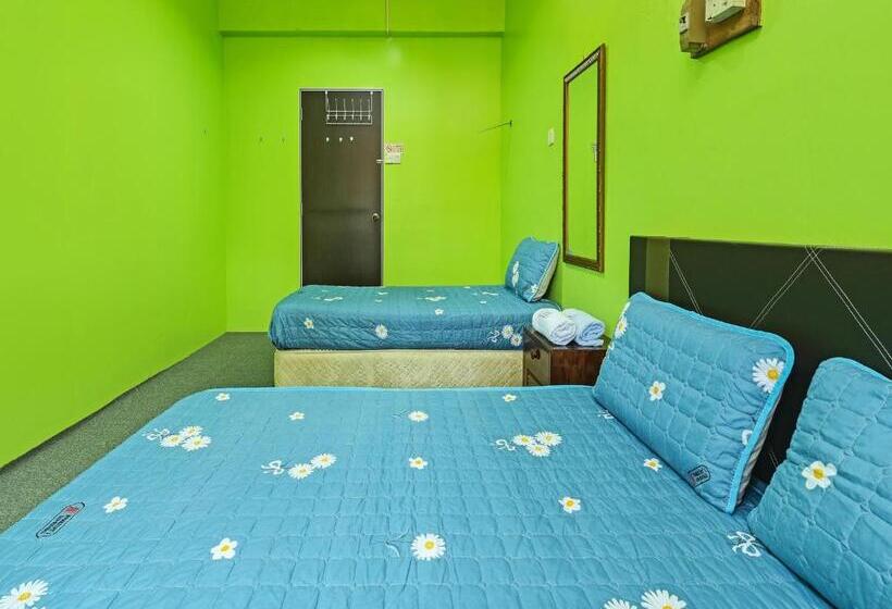 בית מלון כפרי Oyo 90325 Au Homestay