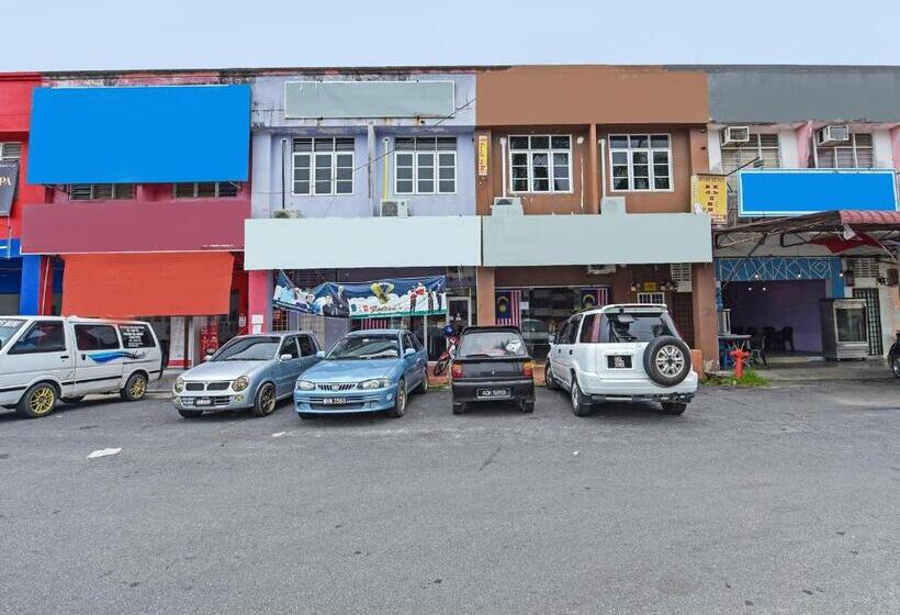 בית מלון כפרי Oyo 90325 Au Homestay