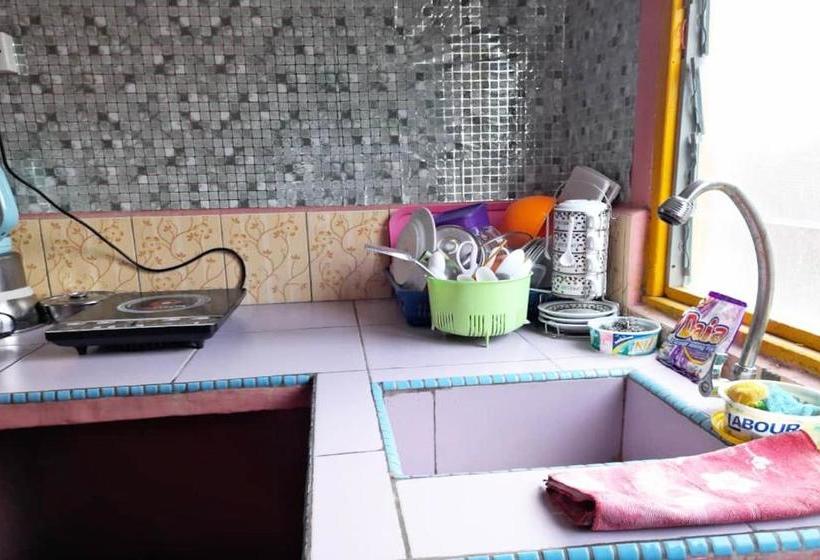 فندق Oyo 90333 Tiny Room Homestay