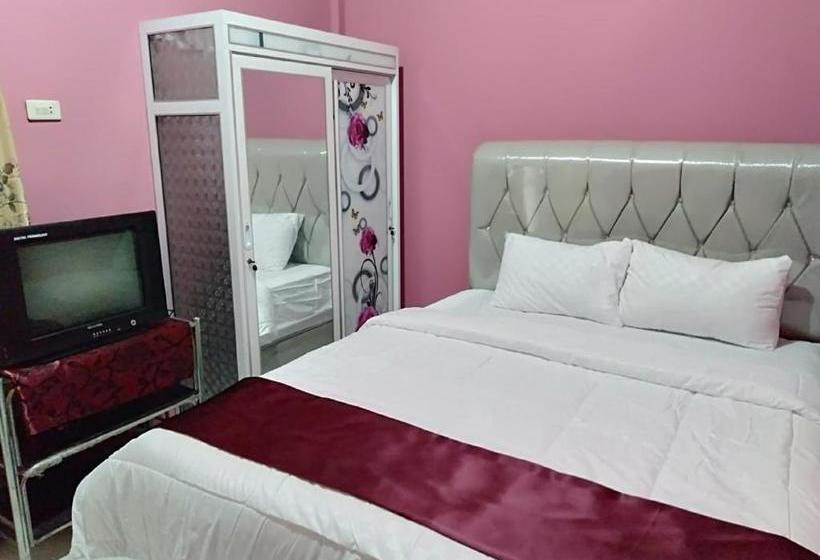 فندق Oyo 90602 Guest House Marisa Syariah