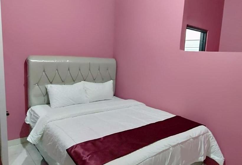 فندق Oyo 90602 Guest House Marisa Syariah