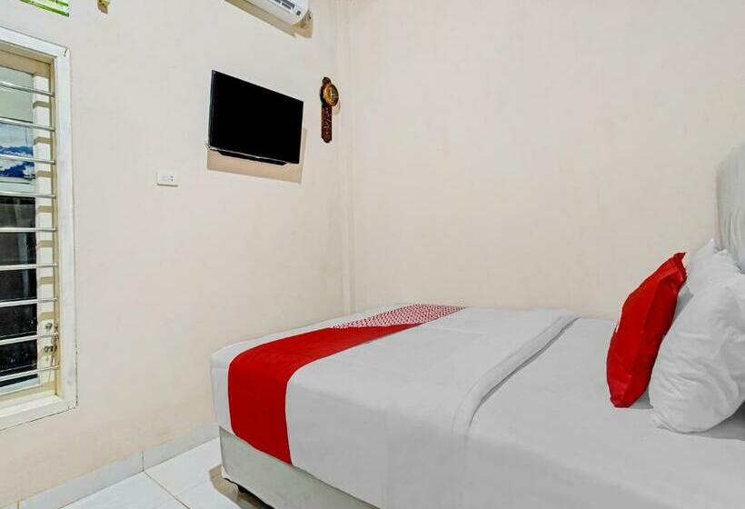 فندق Oyo 90602 Guest House Marisa Syariah