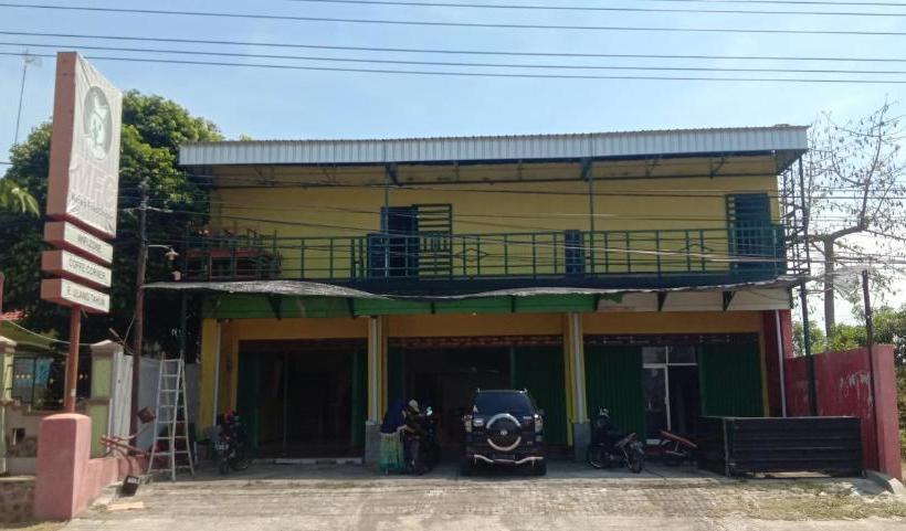 בית מלון כפרי Oyo 90604 Menara Sakti Syariah Homestay