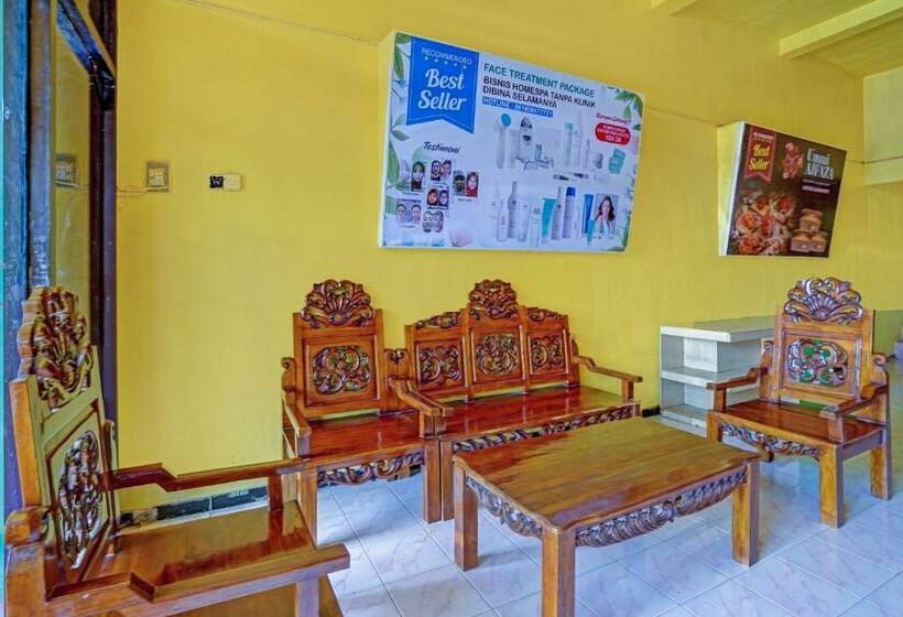 בית מלון כפרי Oyo 90604 Menara Sakti Syariah Homestay