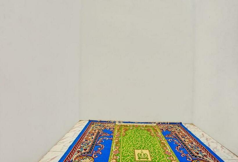 בית מלון כפרי Oyo 90604 Menara Sakti Syariah Homestay