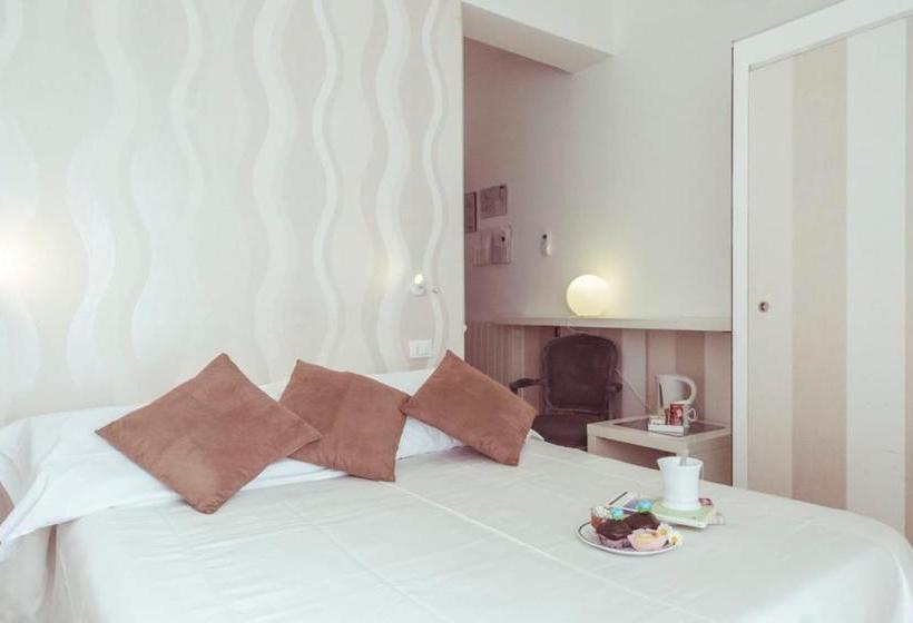 ホテル Piccolo Mondo