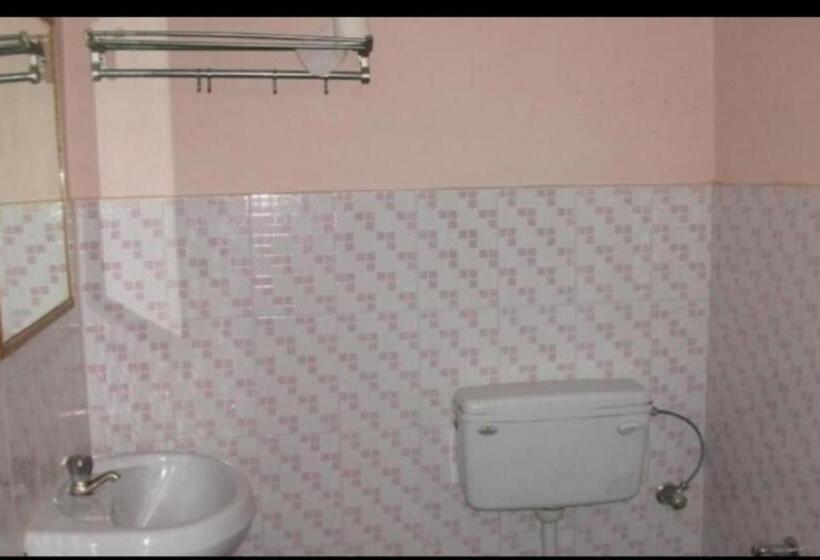 בית מלון כפרי Pop The Shor Inn