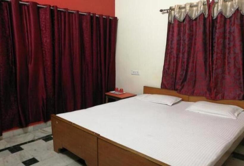 בית מלון כפרי Pop The Shor Inn