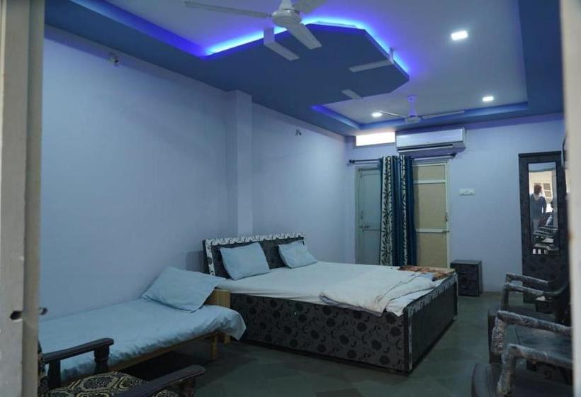 ホテル Pop 82356  Shreenathji