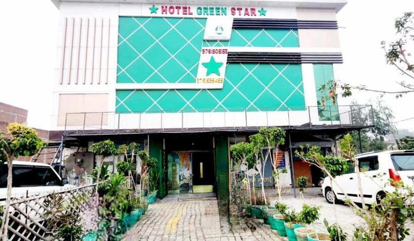 ホテル Pop 82375  Green Star