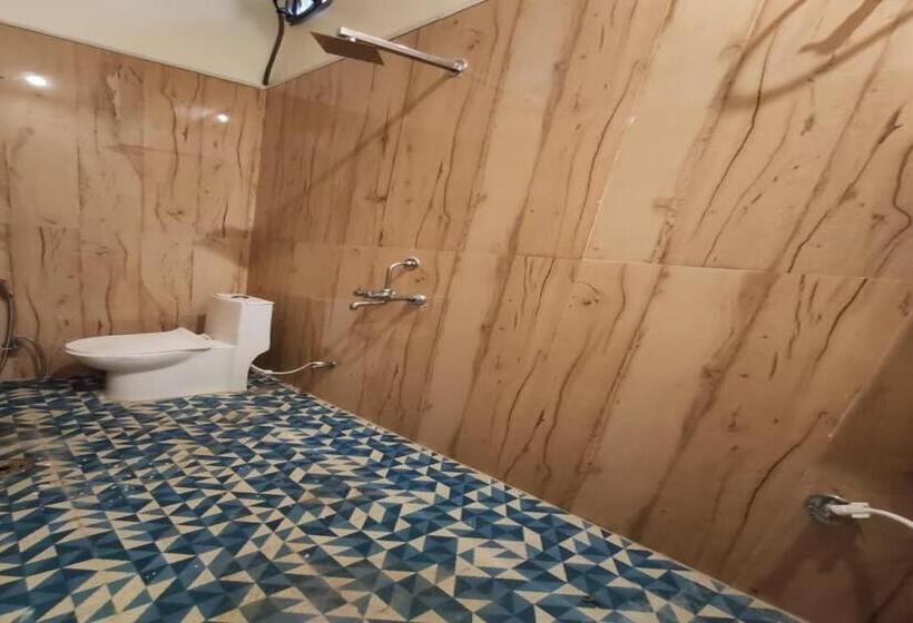 ホテル Pop 82375  Green Star