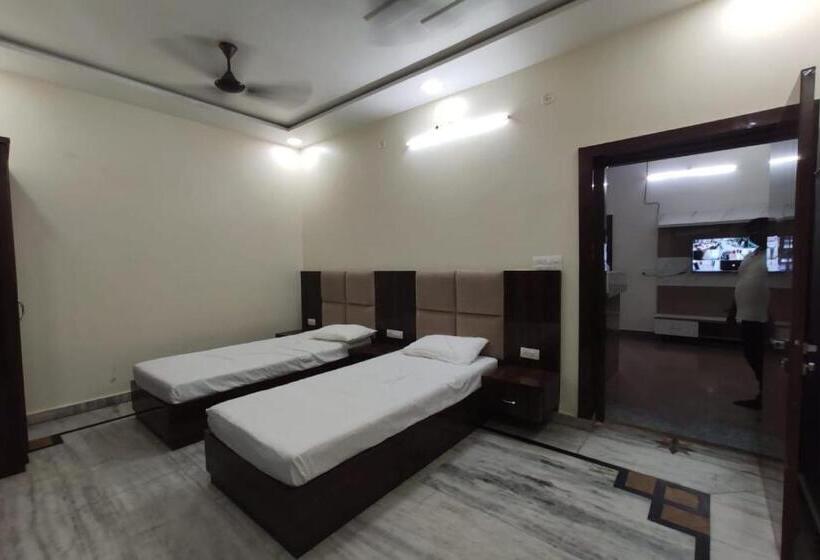 ホテル Pop 82375  Green Star