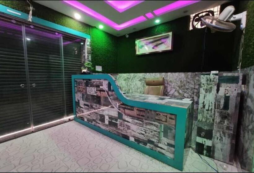 ホテル Pop 82375  Green Star