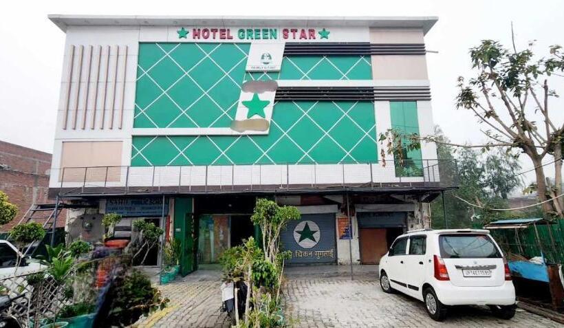 ホテル Pop 82375  Green Star