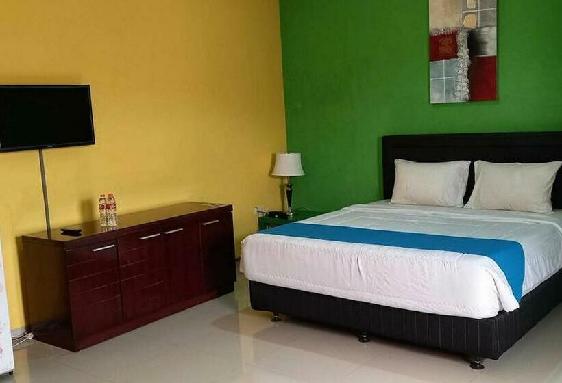 בית מלון כפרי Reddoorz Near Bandara Adi Soemarmo Solo