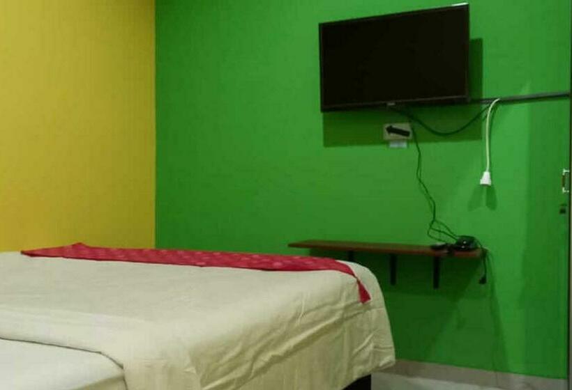 בית מלון כפרי Reddoorz Near Bandara Adi Soemarmo Solo