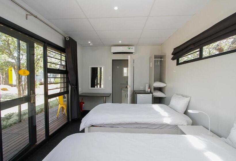 בית מלון כפרי Sleepover Beitbridge