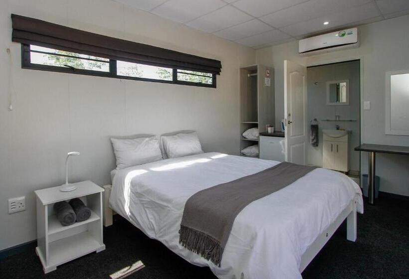 בית מלון כפרי Sleepover Beitbridge