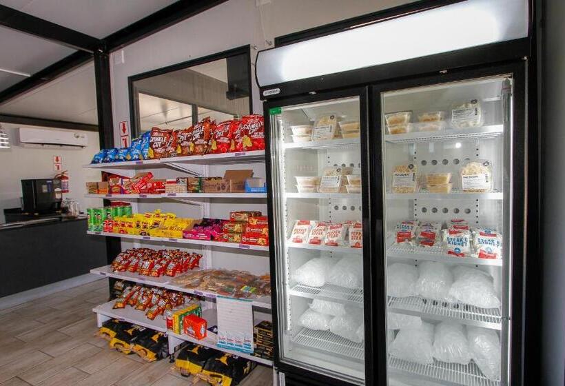 בית מלון כפרי Sleepover Beitbridge