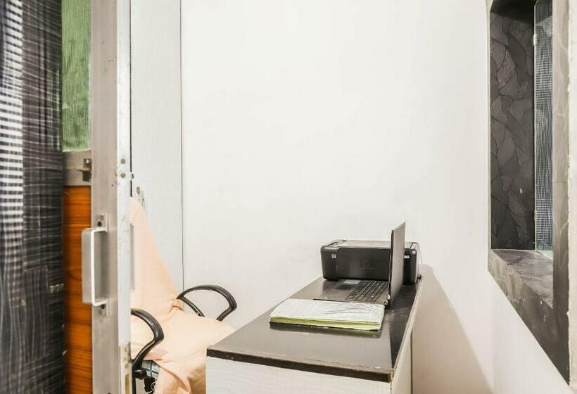 호텔 Spot On 60004  Soni