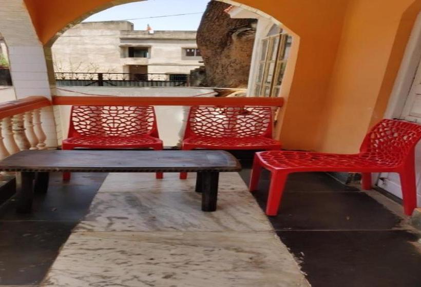 فندق Spot On 78566 West View