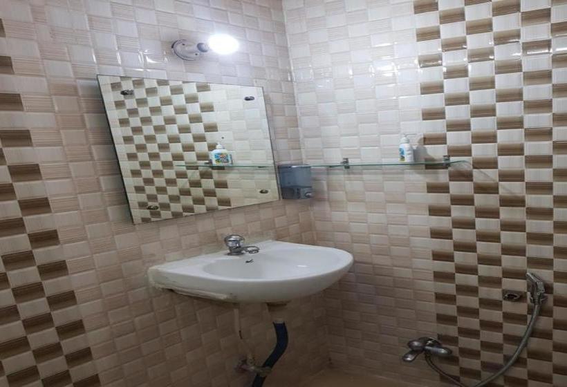 فندق Spot On 78566 West View