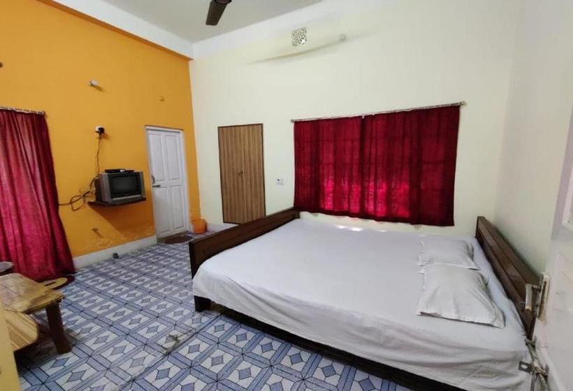 فندق Spot On 78566 West View