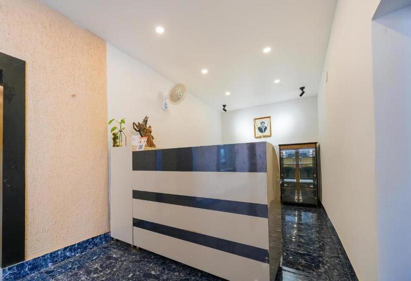 Отель Spot On 82053 Royal Adwita Resort