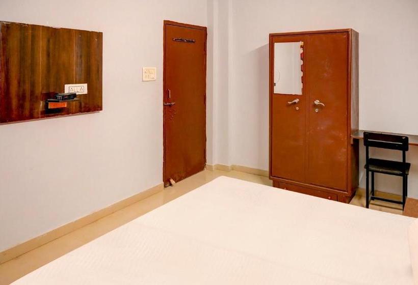 酒店 Spot On 82219 New Lake Palace