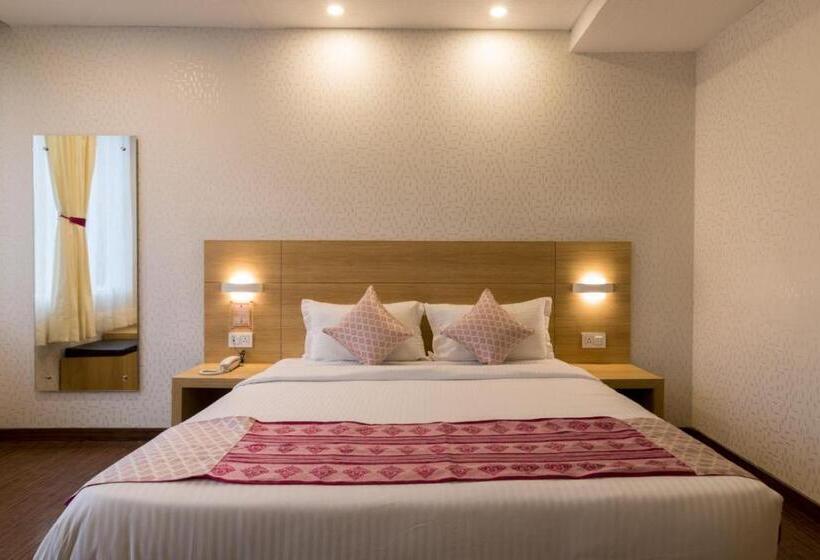 Hotel The Solitaire Express
