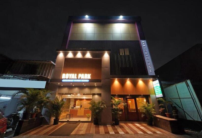 בית מלון כפרי Collection O Mount Road Rich Mount Near Marina Beach