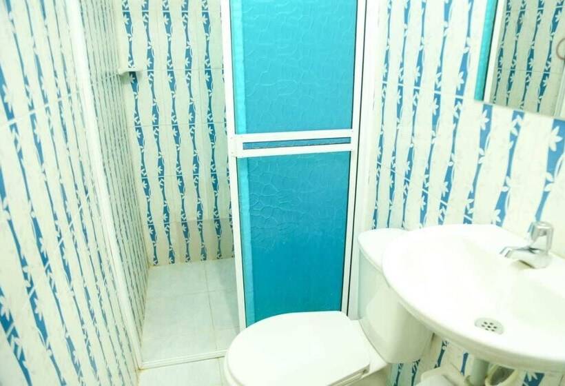 פנסיון Hostal Casa Mebi