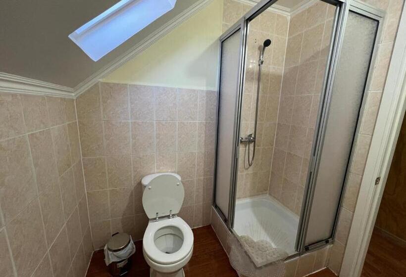 פנסיון Hostal Piedra Santa