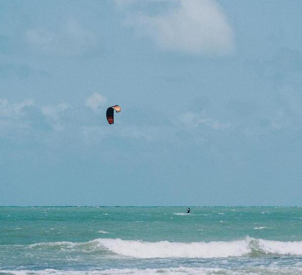 پانسیون Kanaha Beach Villa