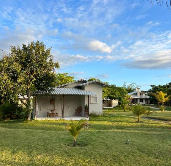 پانسیون Kanaha Beach Villa