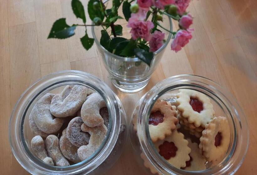 פנסיון Penzion Zahrada Nad řekou, Restaurace A Kavárna   Parkování Grátis