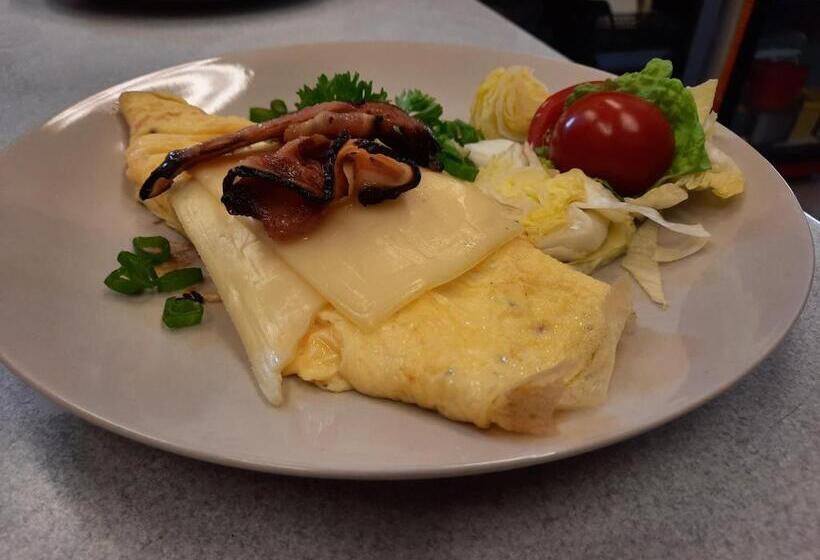 פנסיון Penzion Zahrada Nad řekou, Restaurace A Kavárna   Parkování Grátis