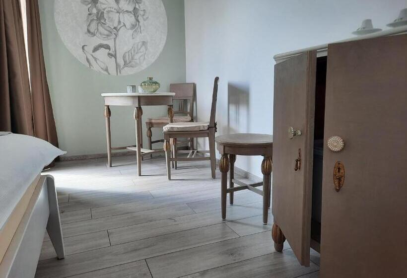 פנסיון Penzion Zahrada Nad řekou, Restaurace A Kavárna   Parkování Grátis