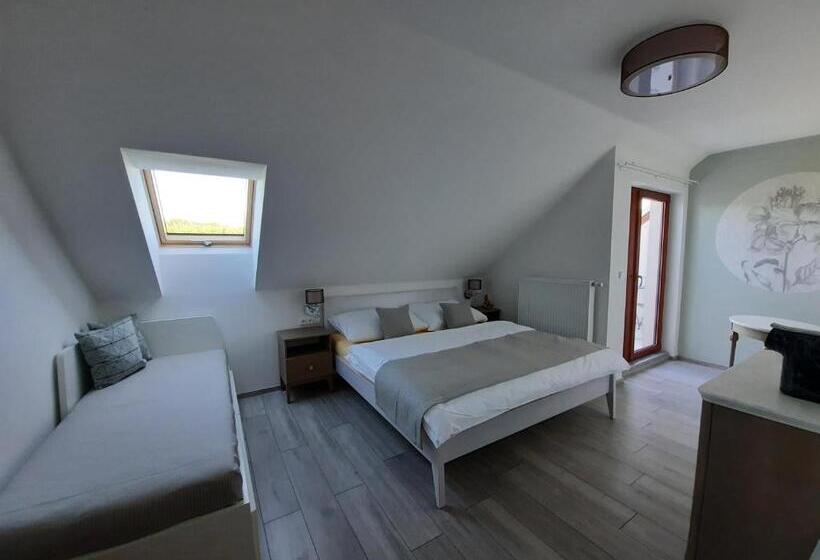 פנסיון Penzion Zahrada Nad řekou, Restaurace A Kavárna   Parkování Grátis