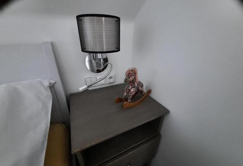 פנסיון Penzion Zahrada Nad řekou, Restaurace A Kavárna   Parkování Grátis