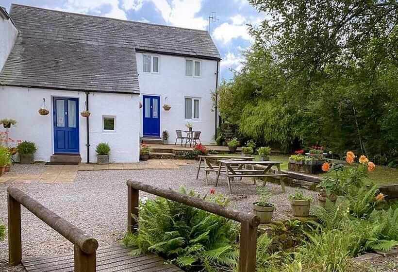 بنسيون Rowrah Hall