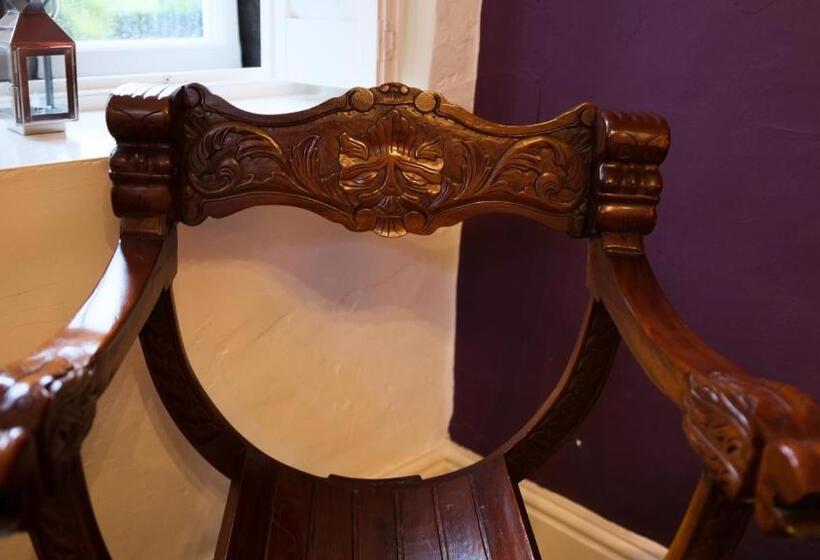 بنسيون Rowrah Hall