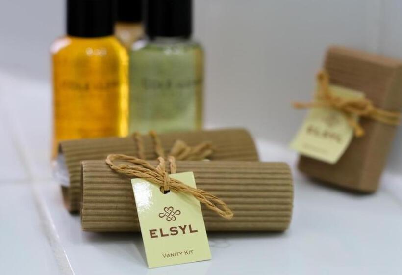 بنسيون Rowrah Hall